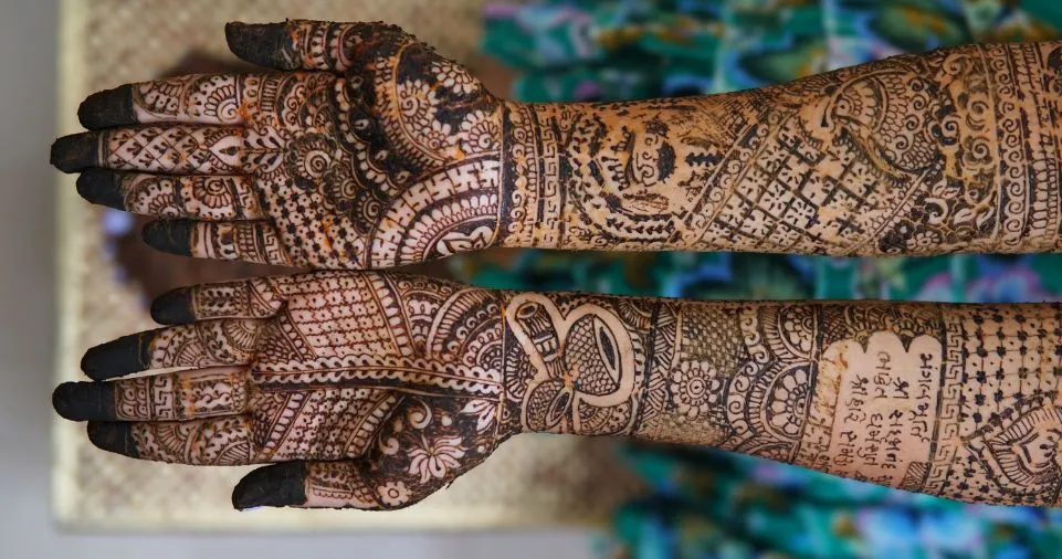 Traditional Circle Mehendi Designs